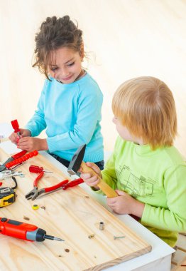 Anaokulundaki çocuklar doğum dersinde.