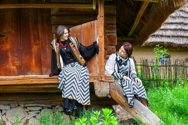 Young Girls National Ukrainian Hungarian Clothes — Stock Photo, Image