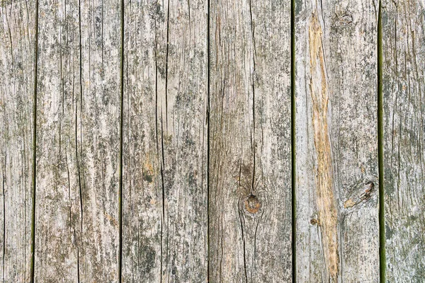 木の板に釘が打たれています 大気と降水量の影響 — ストック写真
