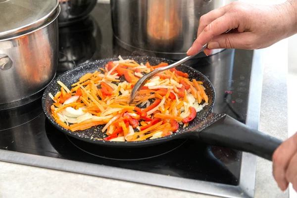 Close Woman Hand Mixing Beets Cut Cubes Carrots Garlic Frying — Stock Photo, Image