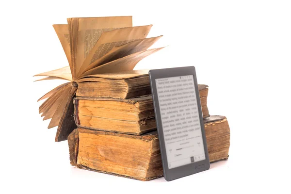 Viejo Libro Abierto Sobre Una Pila Libros Antiguos Libro Electrónico — Foto de Stock