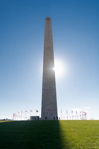 Washingtonban Washingtonban Egy Napsugár Vágja George Washington Emlékművét Egy Napsütéses — Stock Fotó