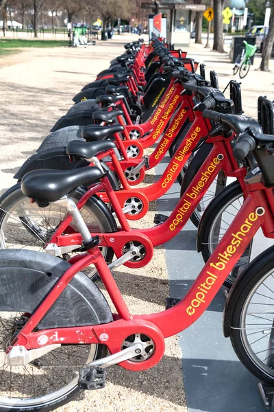 Parking Pour Location Vélos Dans Centre Washington Rangée Vélos Rouges — Photo