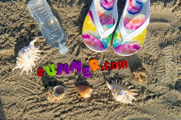 Beach Slippers Sand Beach Shells Letters Summer Vacation Summer Vacation — Stockfoto