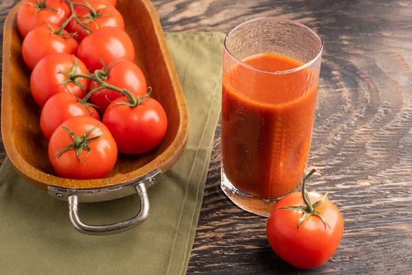 Jus Tomate Tomates Dans Bol Bois Planche Découper Couteau Sur — Photo