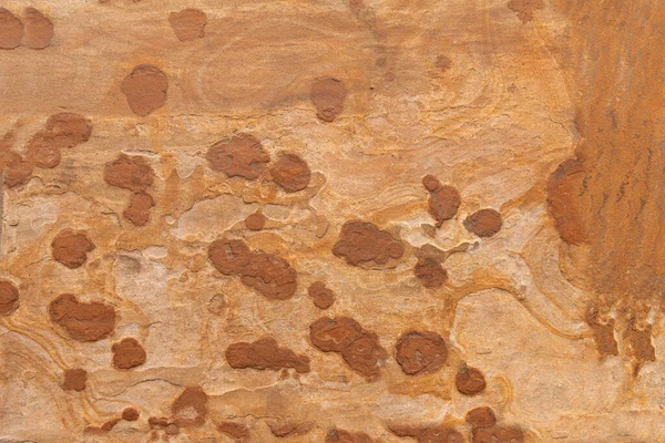 光沢のあるオレンジ色の褐色の金属表面 鋼製の石の背景のテクスチャ — ストック写真