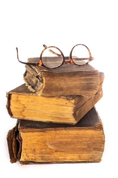 Stack Yellowed Vintage Books Glasses White Background — Stock Photo, Image