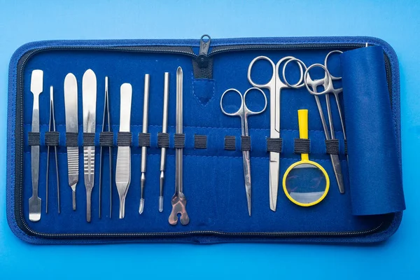Medische Instrumenten Blauwe Achtergrond Zicht Van Bovenaf — Stockfoto