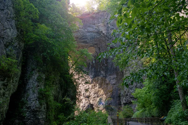 Virginia Eyalet Rezervindeki Doğal Köprü Doğal Köprü Parkı Turistlerin Ilgisini — Stok fotoğraf