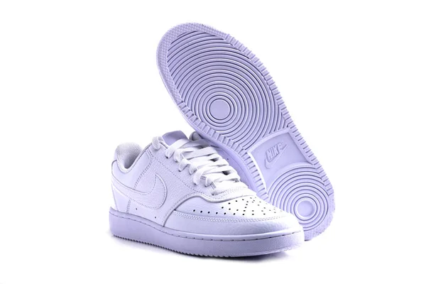 Sapatilhas Nike Estúdio Tiro Esportes Sapatos Isolados Fundo Branco — Fotografia de Stock