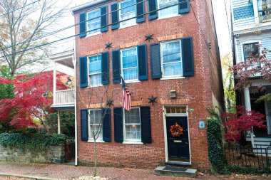 Maryland 'in Chesapeake Körfezi' ndeki tarihi Annapolis şehri. Eski evlerin mimarisi..