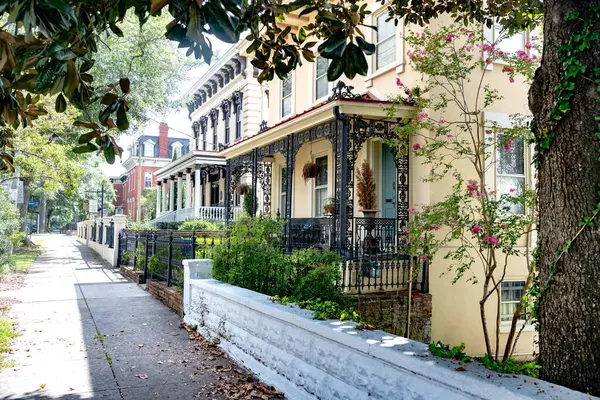Byggnadsfasader Gatorna Den Historiska Delen Wilmington Sidewalk Längs Antika Byggnader — Stockfoto