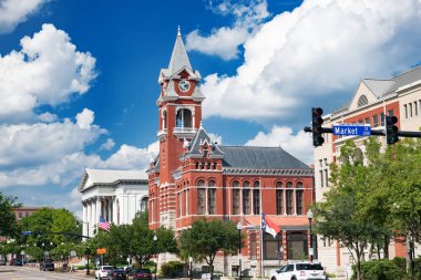 Wilmington 'ın tarihi bölgesinde cadde boyunca güzel bir mimari.