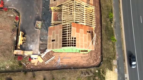 Vista Superior Canteiro Obras Construção Telhado Novo Edifício Madeira Três — Vídeo de Stock