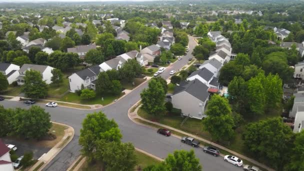 Wohnviertel Des Reihenhauskomplexes Blick Auf Einzelne Häuser Und Straßen Einem — Stockvideo