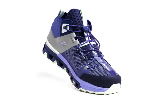 Modaya Uygun Spor Ayakkabılar Spor Ayakkabılar Beyaz Arka Planda Markasının — Stok fotoğraf