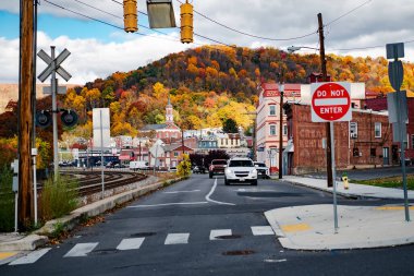Maryland, Cumberland 'deki antik bir kasaba. Kırmızı tuğla mimarisi. Eski demiryolu.