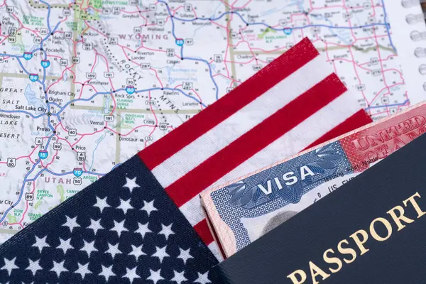 Έγγραφο Visa Των Ηνωμένων Πολιτειών Της Αμερικής Σημαία Και Χάρτη Φωτογραφία Αρχείου
