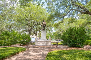 Savannah, Georgia sokaklarında heykeller ve anıtlar.
