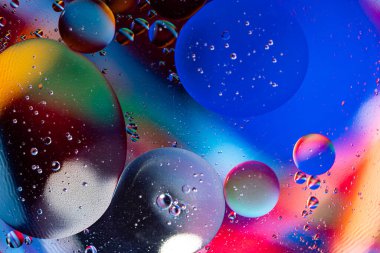 Soyut sıvı arkaplan. Renkli baloncuk yağından makro shot