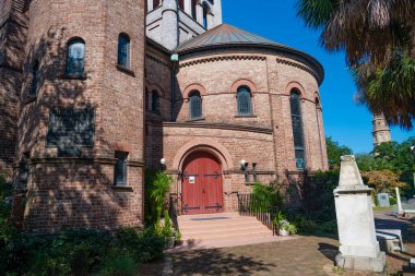  Charleston, Güney Carolina mimarisinde İngiliz, Yunan ve Amerikan geleneklerinin karışımı..