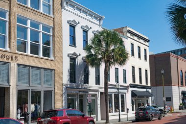 Charleston, Güney Carolina 'nın tarihi merkezindeki muhteşem eski binalar.. 