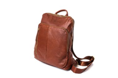 Şehir, deri, beyaz arka planda kadın çantası..