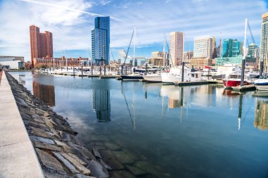 Balor Inner Limanı 'nda Yatlarla Limanda Paved Limanı