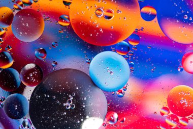 Baloncuk ve yağ damlalarından oluşan dokular daireler şeklinde. 