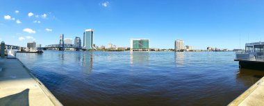Jacksonville, Florida, Downtown Gökdelenleri ve Ana Cadde Köprüsü Panoramik Manzarası