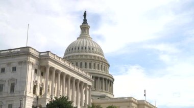 Birleşik Devletler Kongre Binası, Başkent Kubbesi Washington, DC, Amerikan bayrağıyla alt manzara.