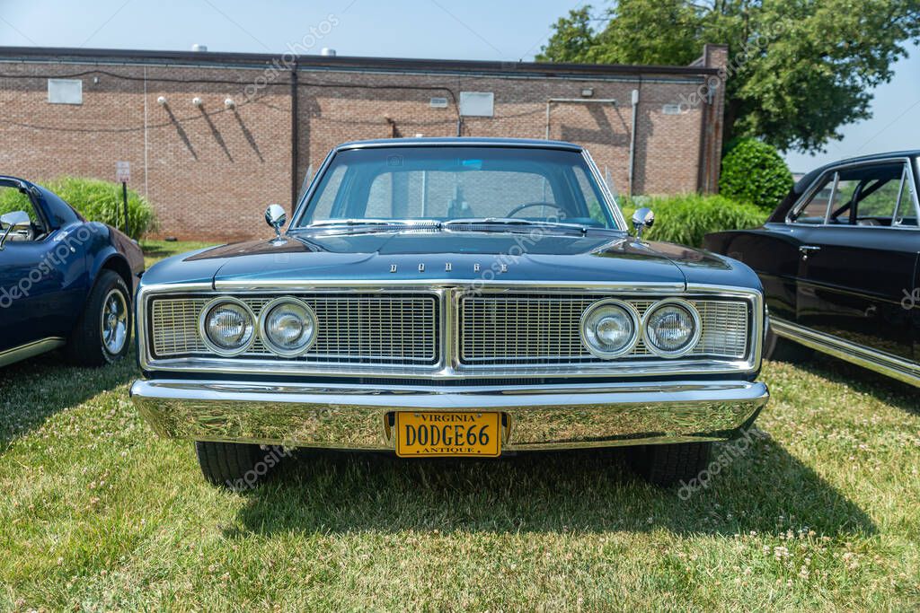 1966 Dodge Coronet 440 close-up of the grille and headlights.