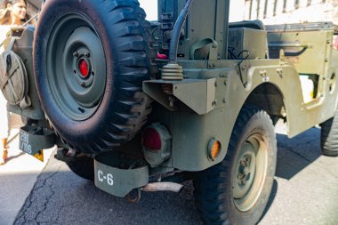 Willys Jeep M38A1 Ordu SUV 1960 'lar. Arka görünüm.