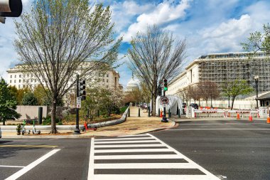 Washington, D.C. şehir merkezinin caddeleri Capitol manzaralı.