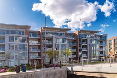 Annapolis, Maryland 'deki Modern Rıhtım Apartmanı.