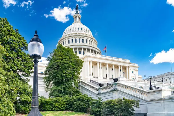 Washington, D.C. 'deki Birleşik Devletler Kongre Binası. Fener ve merdiven.