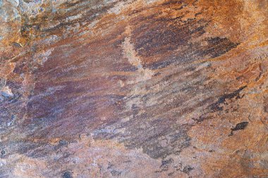 Katmanlı yıpranmış kaya yüzeyine yakın çekim
