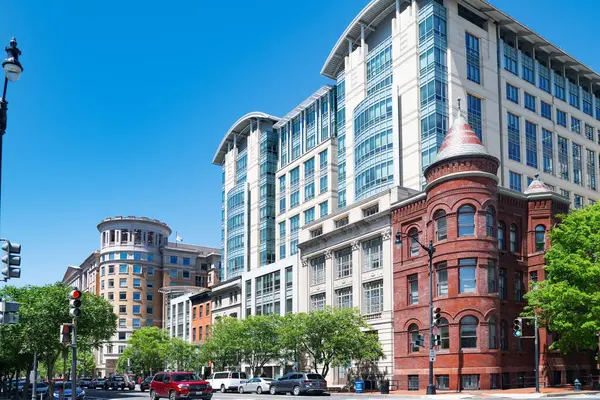 Washington D.C. Merkez Bölgesi. Pennsylvania Bulvarı ABD başkentinin karakteristik mimarisi..