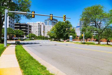 Tysons, Virginia 'da sokaklar, iş binaları ve yollar.