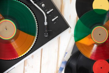 Pikapta gökkuşağı plağı. Üst görünüm