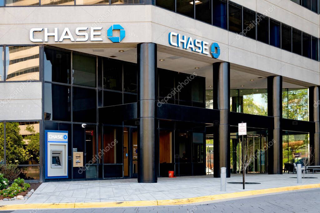 Entrance to the Chase Bank Branch Building with an ATM machine at the entrance. Tysons, Virginia.