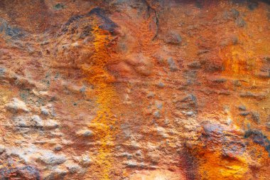 Dokulu Demir Pas. Yüzey ve Patina Soyuluyor.