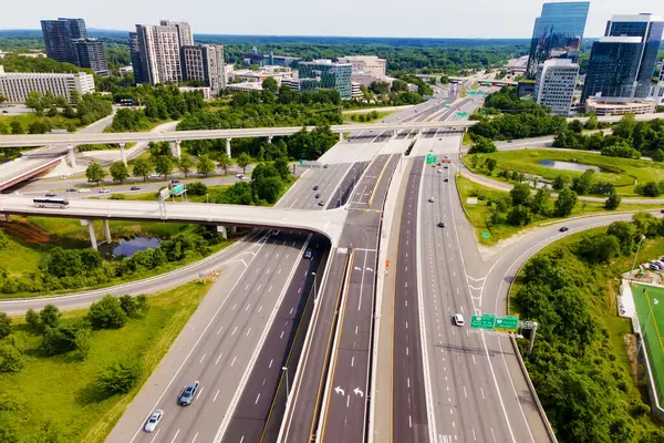 Virginia 'da kentsel yayılma. Şehir planlama ve ulaşım merkezi