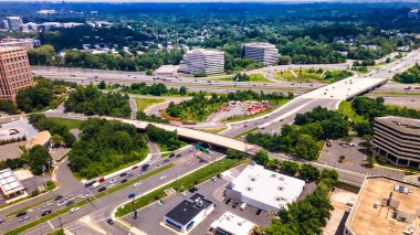 Trafik Arterisiyle Tysons Virginia Urban Skyline