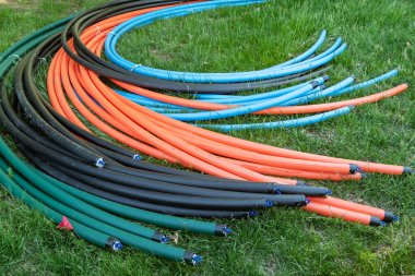 Ağ Kurulumu için Endüstriyel Kalite Borular. Canlı renkler sinyal teknolojisi amaçlıdır.