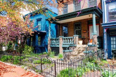 Washington DC 'de bahar tarihi bir mahalle.