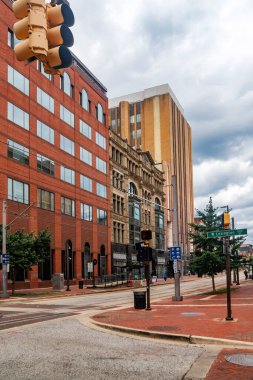 Baltimore şehir simgeleri ve yürüyüş yolları ile seyahat sahnesi