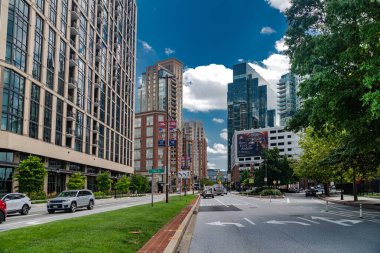 Baltimore Şehir Merkezi Şehir Sahnesi Mimari ve Mavi Gökyüzü