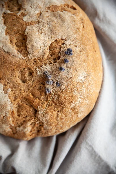 Hembakat Bröd Med Honung Och Lavendel Servett Linne — Stockfoto