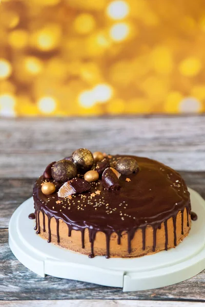Gott Nytt Choklad Tårta Dekorerad Med Guld Choklad Bollar Och — Stockfoto